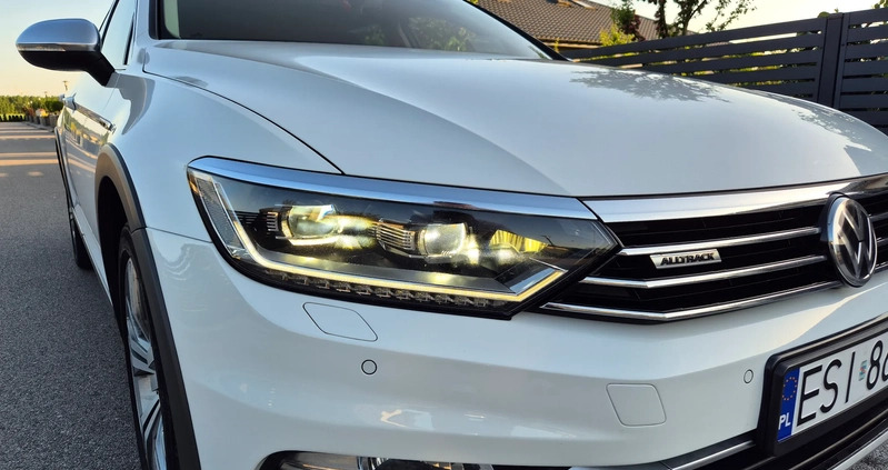 Volkswagen Passat cena 79990 przebieg: 196200, rok produkcji 2016 z Sieradz małe 211